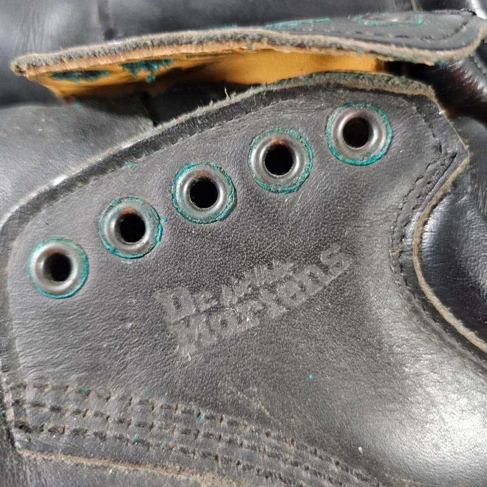 Dr. Martens 8053 Oxford Mens Size 7 Black Leather Made in England Vintage Shoes